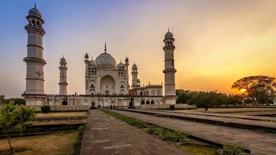 Day 04 : Aurangabad - Ajanta - Aurangabad (Approx. 210 kms / 5 - 6 hrs Round Trip)